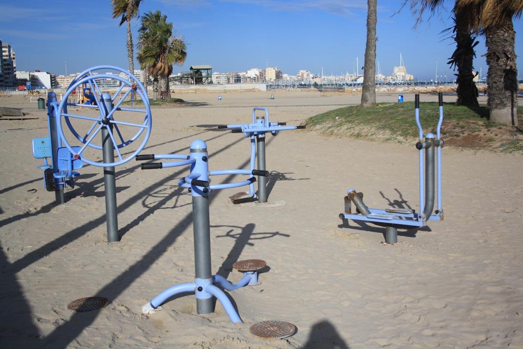 Apartamento Berry Playa Naufragos 托雷维耶哈 外观 照片